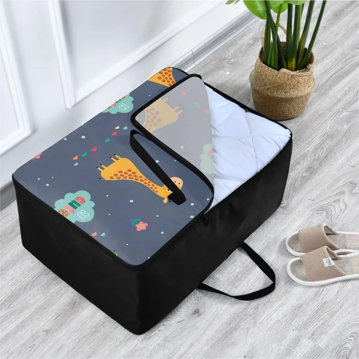 Cute Giraffe and Flowers Storage Bags Extra Large Moving Bags with Strong Zippers and Carrying Handles, Zippered Storage Bag for Moving