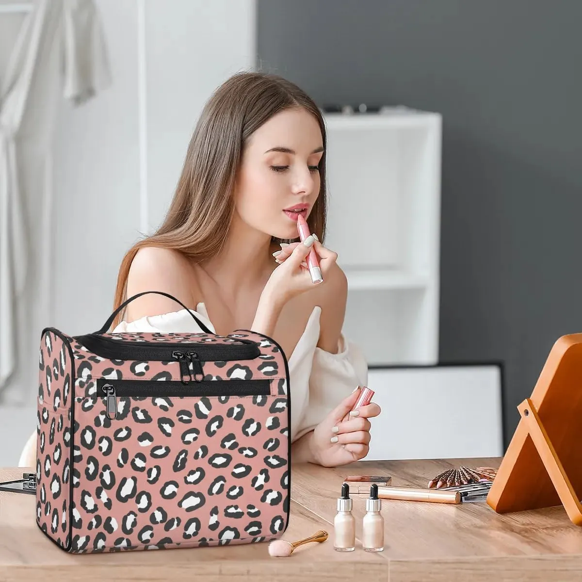 Dark Pink Leopard Print Hanging Toiletry Bag Wash Makeup Bag for Women Men Travel Cosmetics Bag Shaving Bag Organizer Kit for Accessories, Cosmetics, Travel Essentials