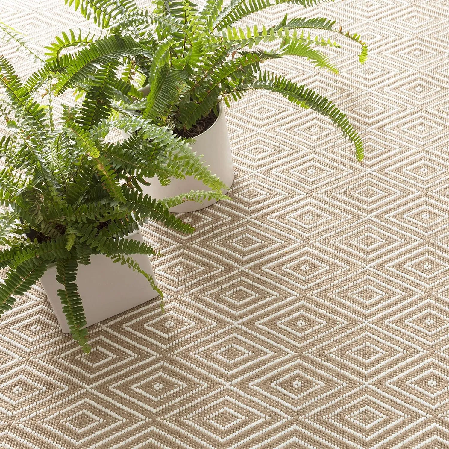 Dash and Albert Diamond Indoor/Outdoor Area Rug - 5' x 8' Khaki/White - Geometric Pattern Handwoven Washable Accent Rug - Durable, Lightweight, High Traffic Areas Sunroom, Deck, Hallway, Kitchen