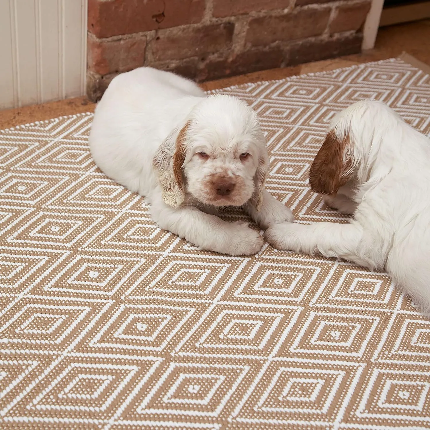 Dash and Albert Diamond Indoor/Outdoor Area Rug - 5' x 8' Khaki/White - Geometric Pattern Handwoven Washable Accent Rug - Durable, Lightweight, High Traffic Areas Sunroom, Deck, Hallway, Kitchen