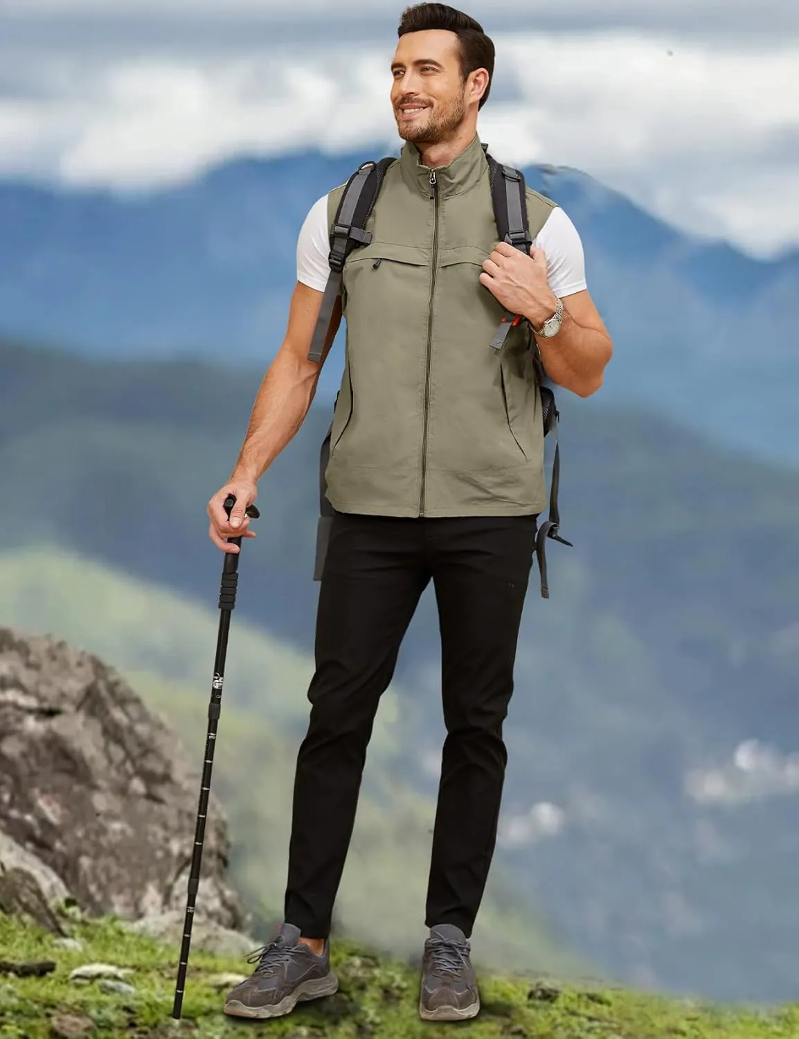 Gihuo Mens Casual Lightweight Travel Vest Summer Utility Safari Vest Sleeveless Jackets for Travel Hiking Fishing