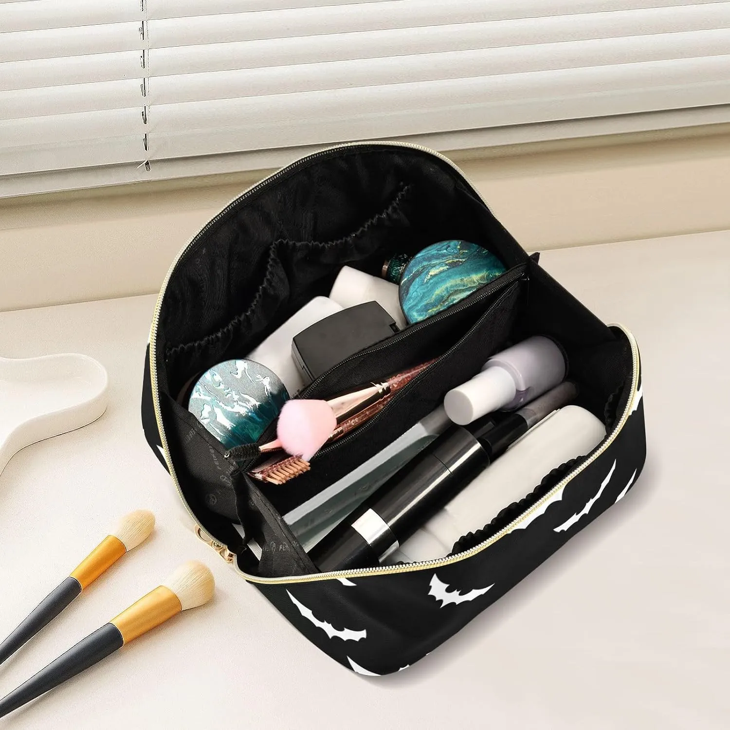 Large Capacity Cosmetic Bag Travel Makeup Bags Halloween Bat Gothic Wide Open Portable Toiletry Bag Make up Organizer Pouch with Handle