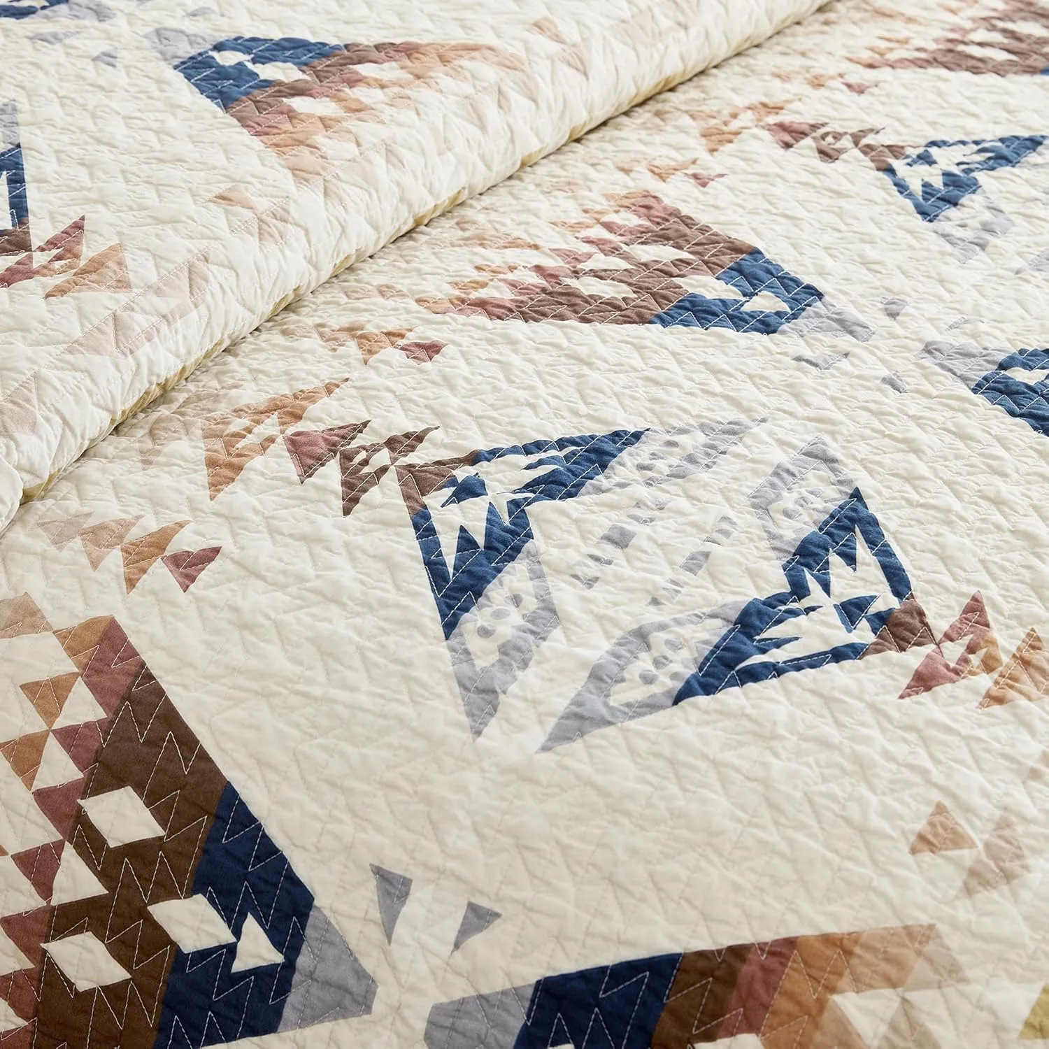 PENDLETON Diamond Peak King Coverlet Set, Modern Geomeric Farmhouse Home Décor, Soft Cotton Machine Washable Bedding Comforter Set, Rustic Home Décor, King, Ivory