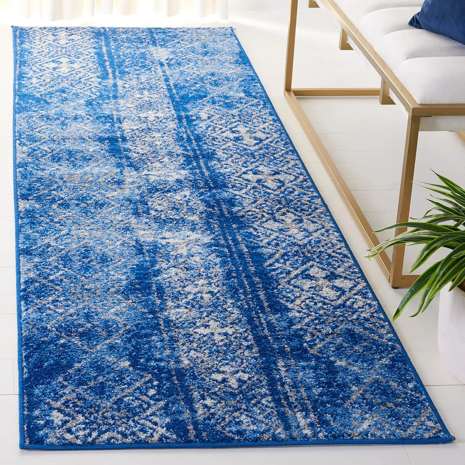 SAFAVIEH Adirondack Collection Runner Rug - 2'6" x 8', Silver & Blue, Moroccan Boho Distressed Design, Non-Shedding & Easy Care, Ideal for High Traffic Areas in Living Room, Bedroom (ADR111F)