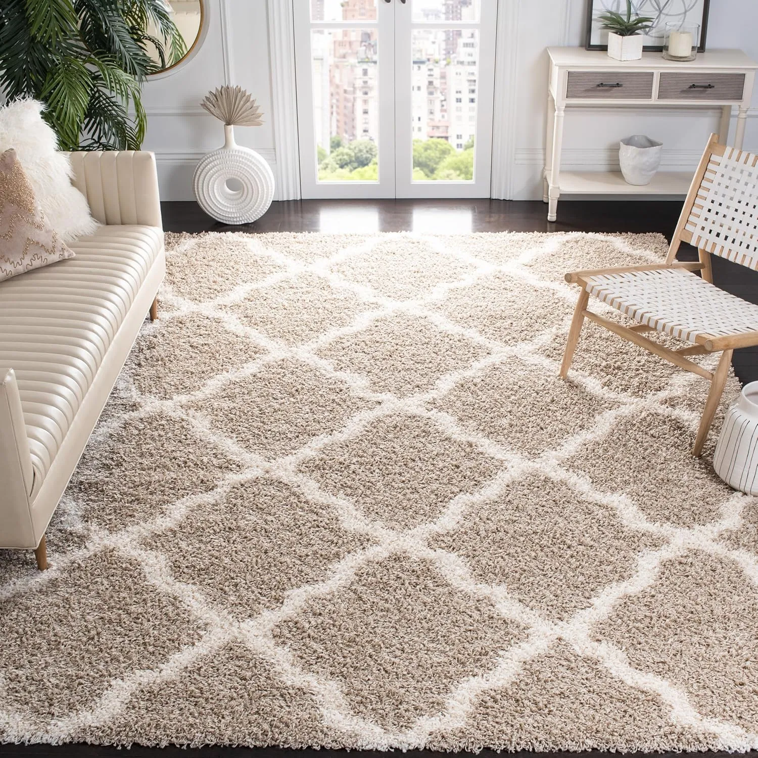SAFAVIEH Dallas Shag Collection Area Rug - 8' x 10', Beige & Ivory, Trellis Design, Non-Shedding & Easy Care, 1.5-inch Thick Ideal for High Traffic Areas in Living Room, Bedroom (SGD257D)