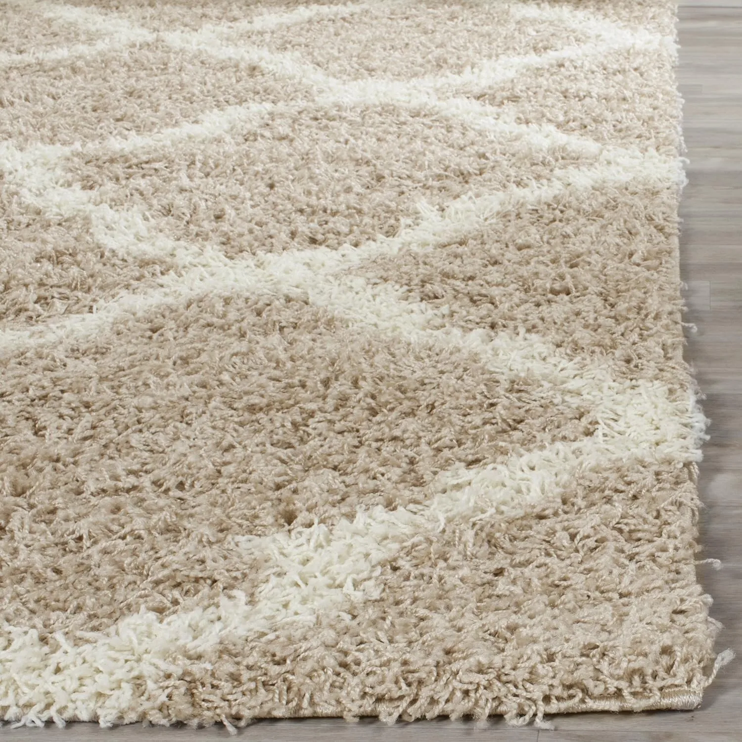 SAFAVIEH Dallas Shag Collection Area Rug - 8' x 10', Beige & Ivory, Trellis Design, Non-Shedding & Easy Care, 1.5-inch Thick Ideal for High Traffic Areas in Living Room, Bedroom (SGD257D)