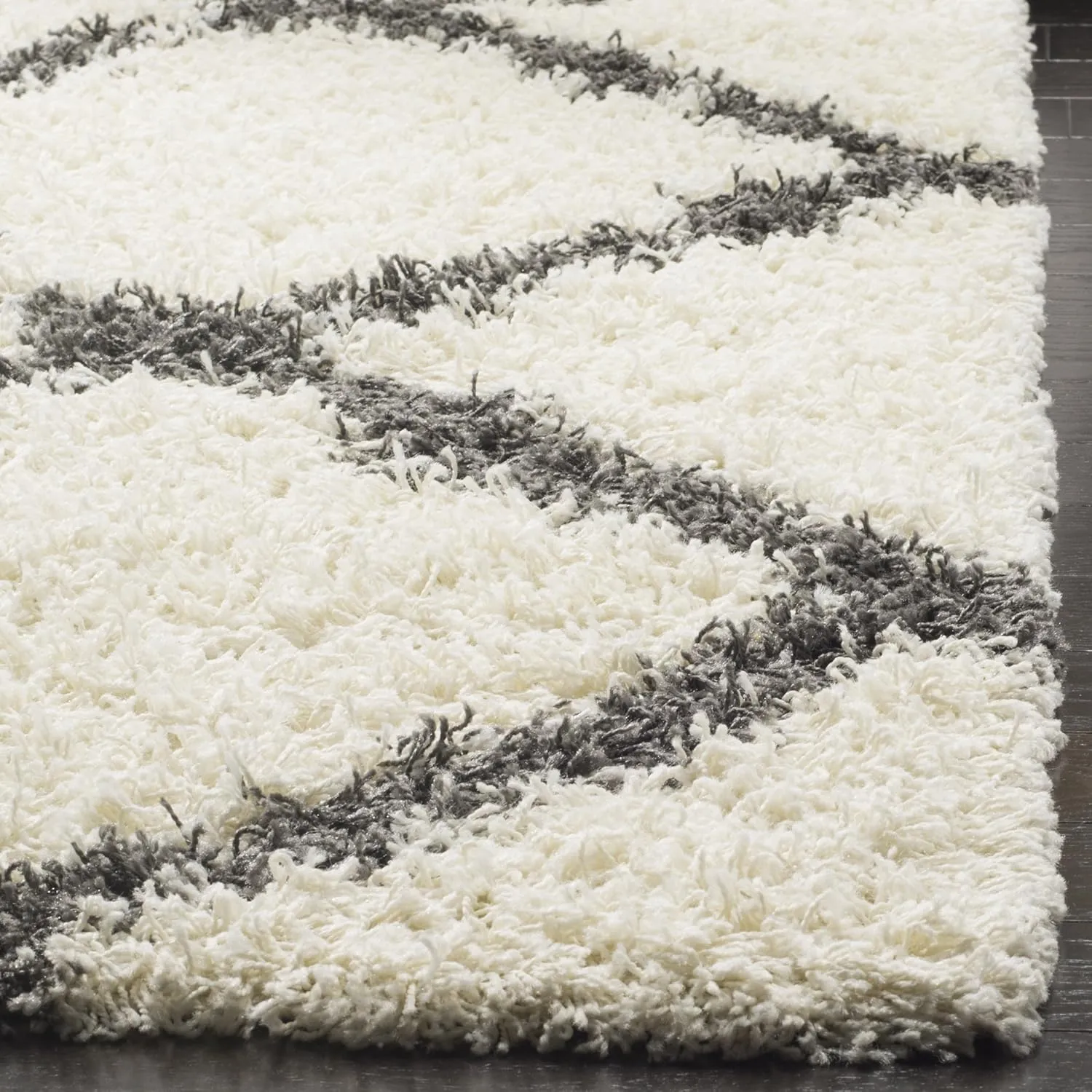 SAFAVIEH Dallas Shag Collection Area Rug - 8' x 10', Ivory & Dark Grey, Trellis Design, Non-Shedding & Easy Care, 1.5-inch Thick Ideal for High Traffic Areas in Living Room, Bedroom (SGD257H)