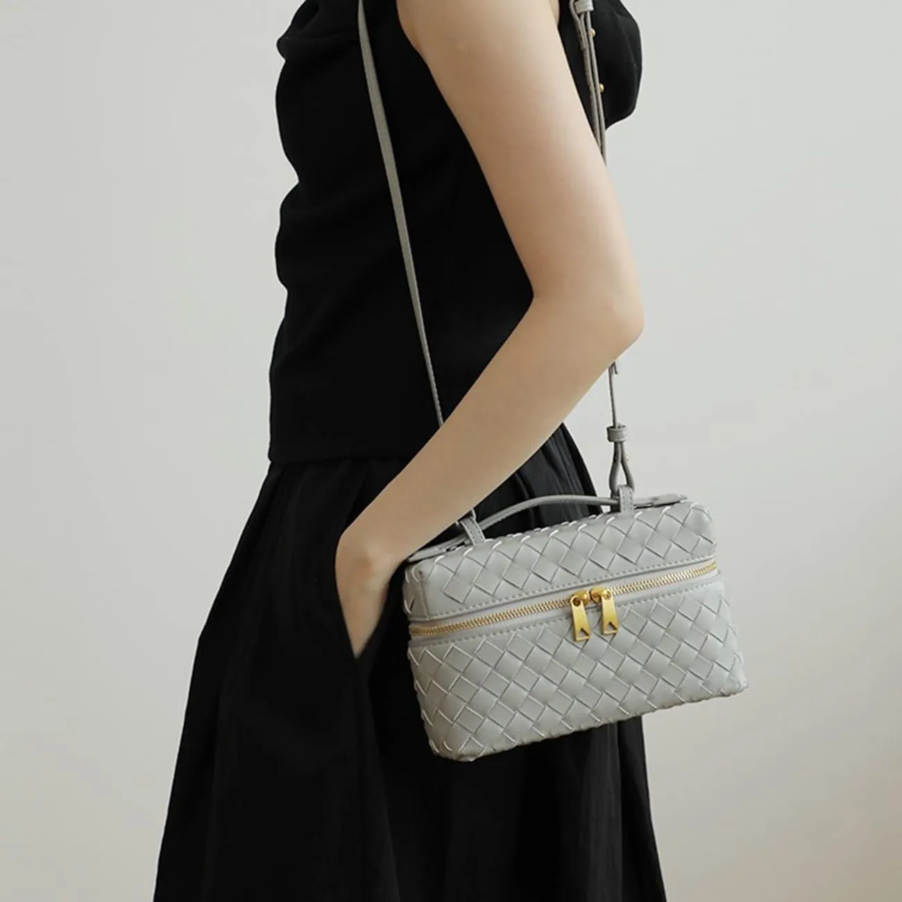 Top-Handle Pouch Handbag for Women Woven Leather Vanity Case Designer Crossbody Bag Shoulder Bag Trendy Purse
