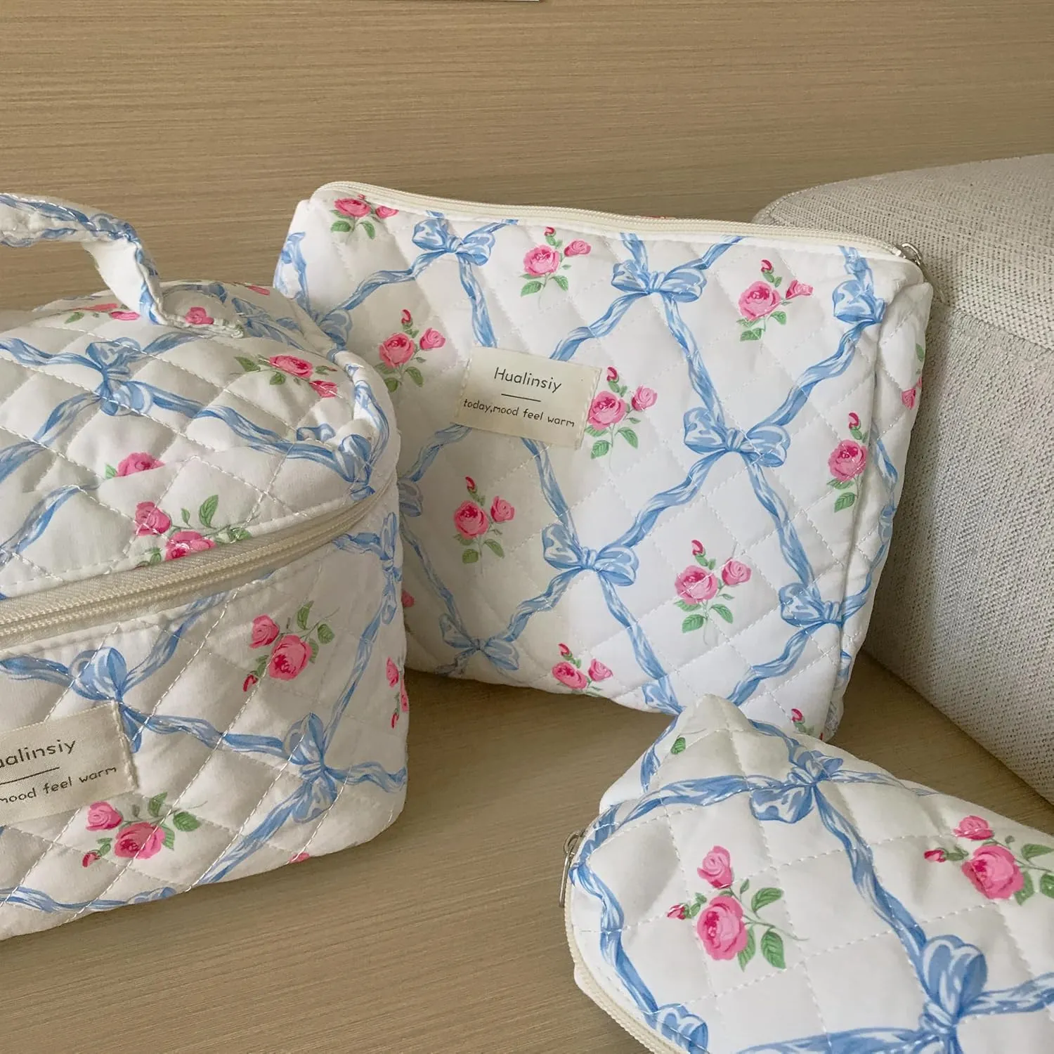 Travel Makeup Bag Set ， 3 PCS Aesthetic Quilted Cotton bow Cosmetic Bag Set, Travel Toiletry Organizer Bags ，Large Coquette Cute Make Up Cosmetic Bag For Women (blue-flower)