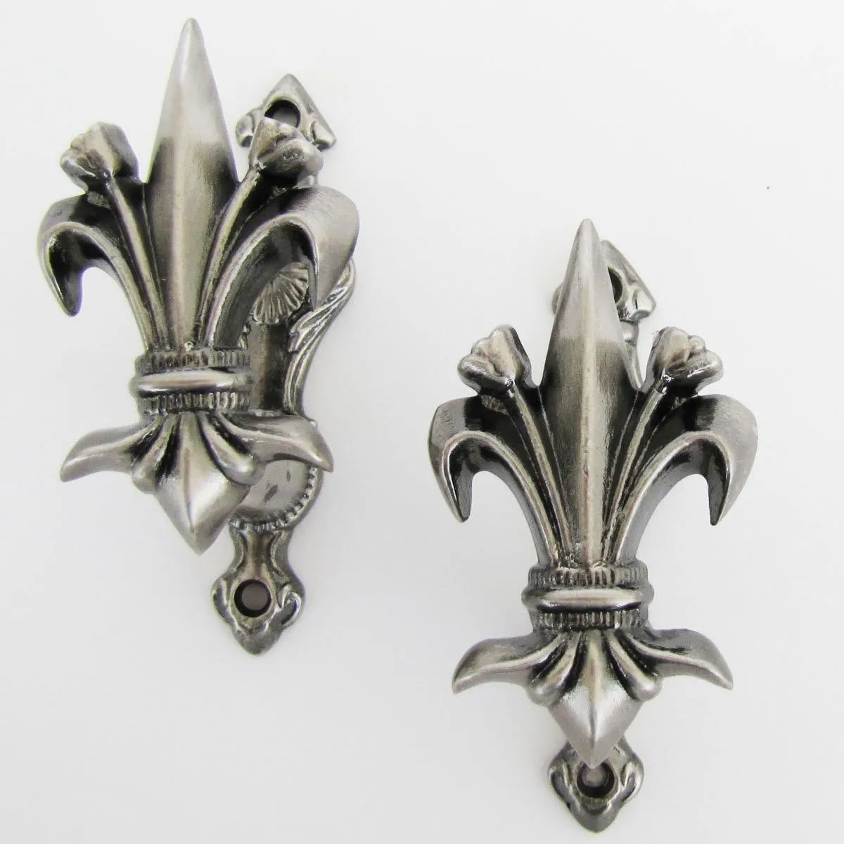 Treasure Gurus Fleur De Lis Wall Mount Hooks (Set of 2, Steel with Pewter Finish, Heavy Duty, U-shape, 3.5 lbs Capacity)