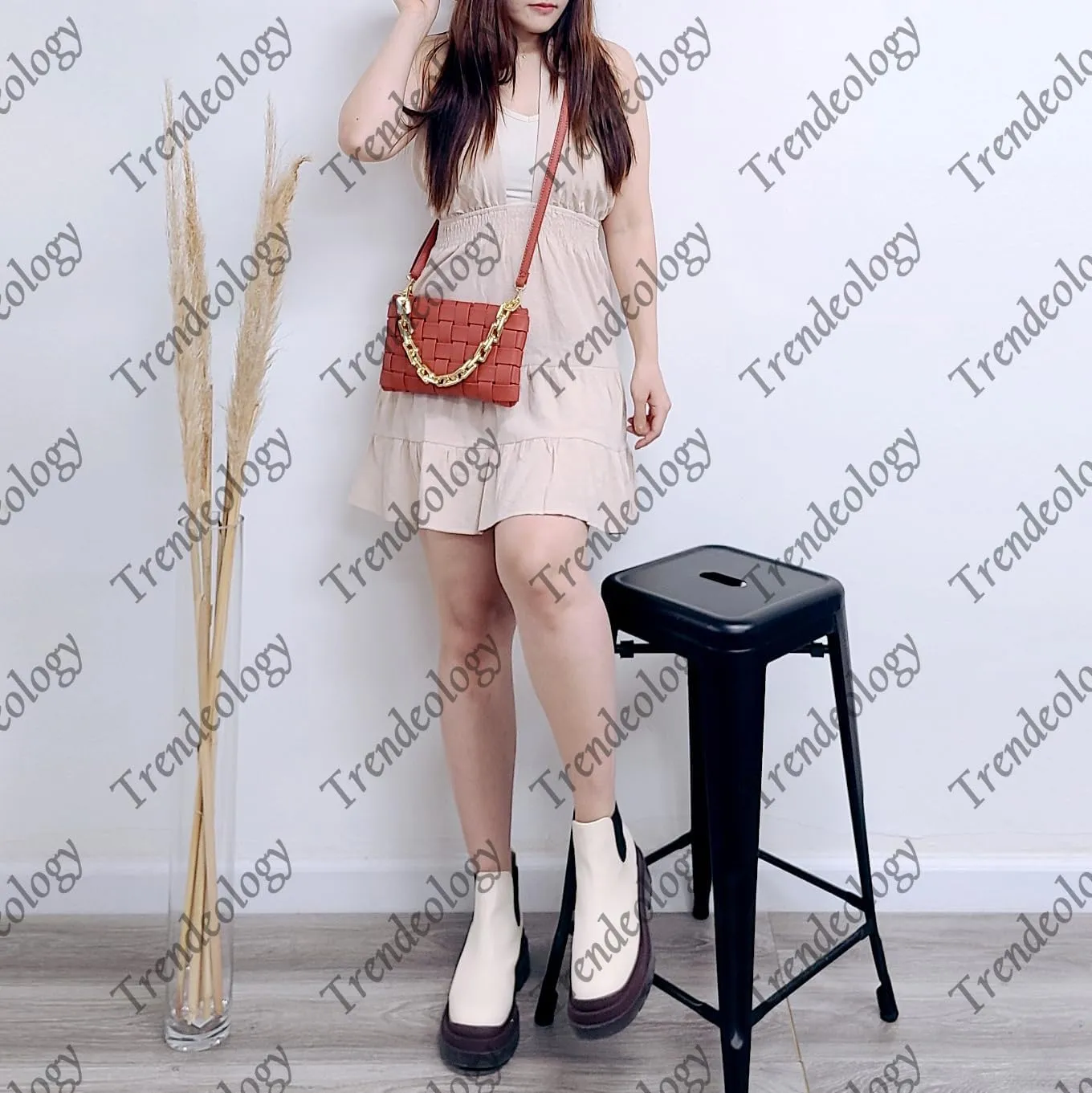 Womens Girls Gold Chain Accent Vegan Leather Clutch Purse Tote Handbag Crossbody