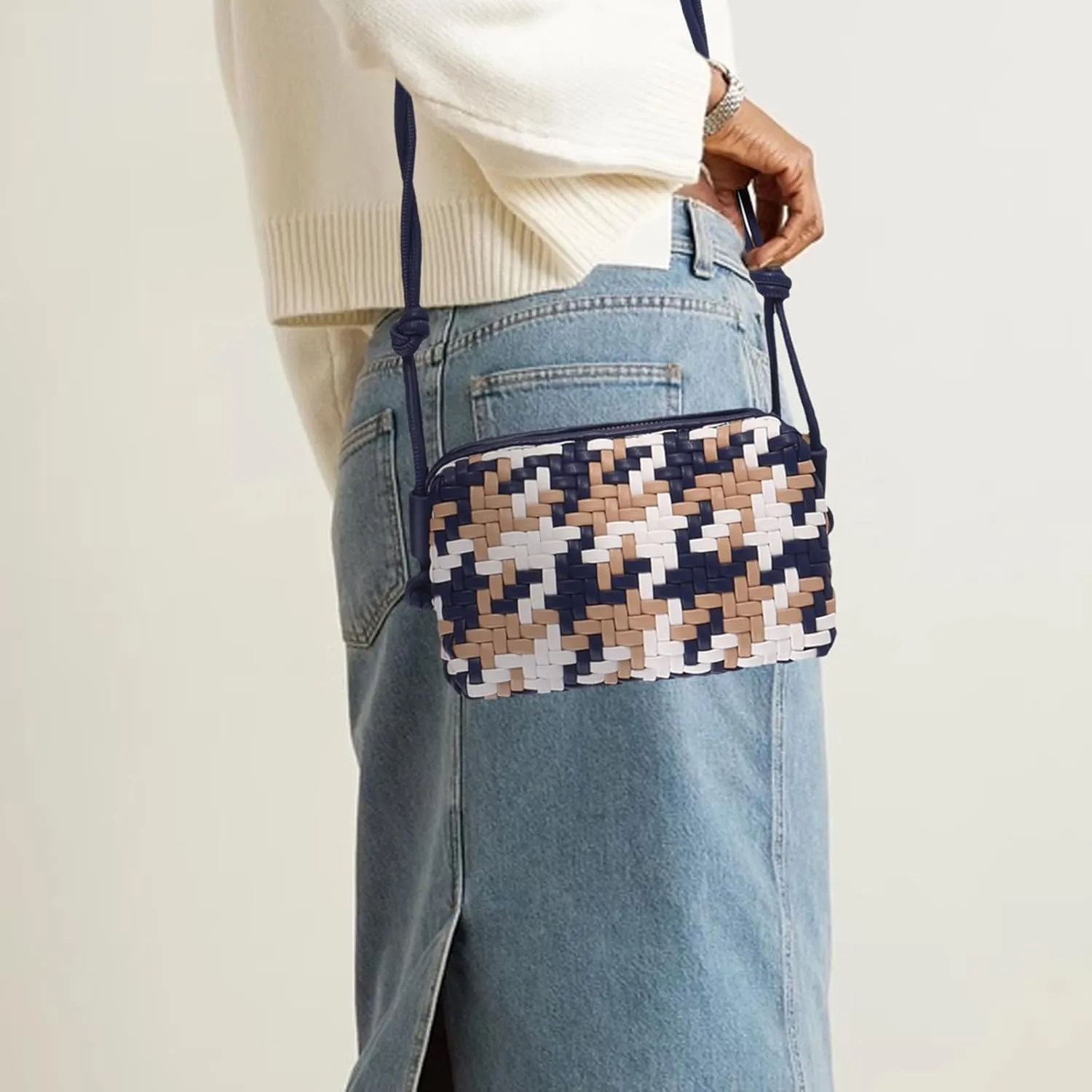 Woven Crossbody Bag Clutch Purse for Women,Small Vegan Leather Handmade Shoulderbag Handbag with Strap,Zipper Closure
